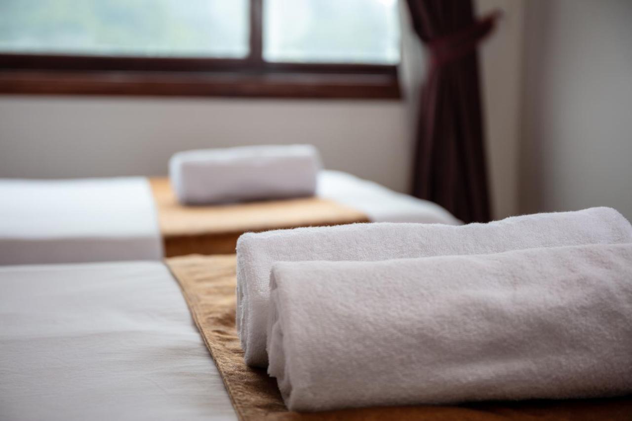 Harmony Boutique Cruises Hotel Ha Long Buitenkant foto